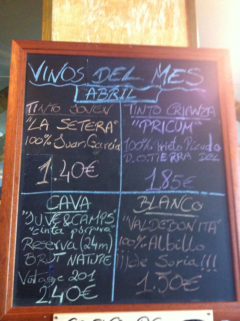 ResLaLobita's tweet photo. T vienes a tomar un vinito? Est mes en nuestra cafetería @juveycamps #LaSetera #Pricum #Valdebonita de #Soria y más++ http://t.co/4yrgAhaDE1