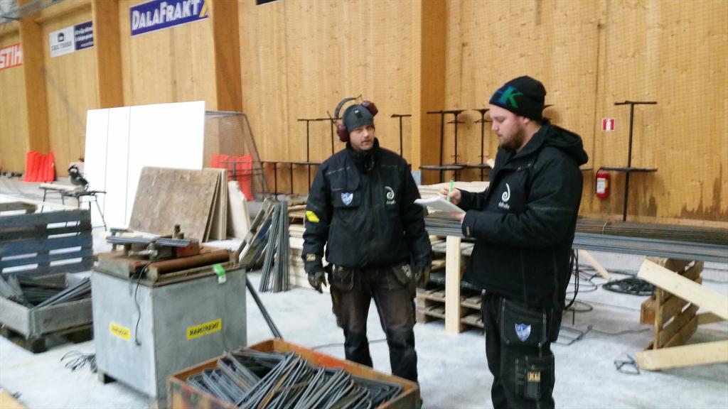 IFKRattvik's tweet photo. Arbetet i arenan. http://t.co/HmVHgHP98V