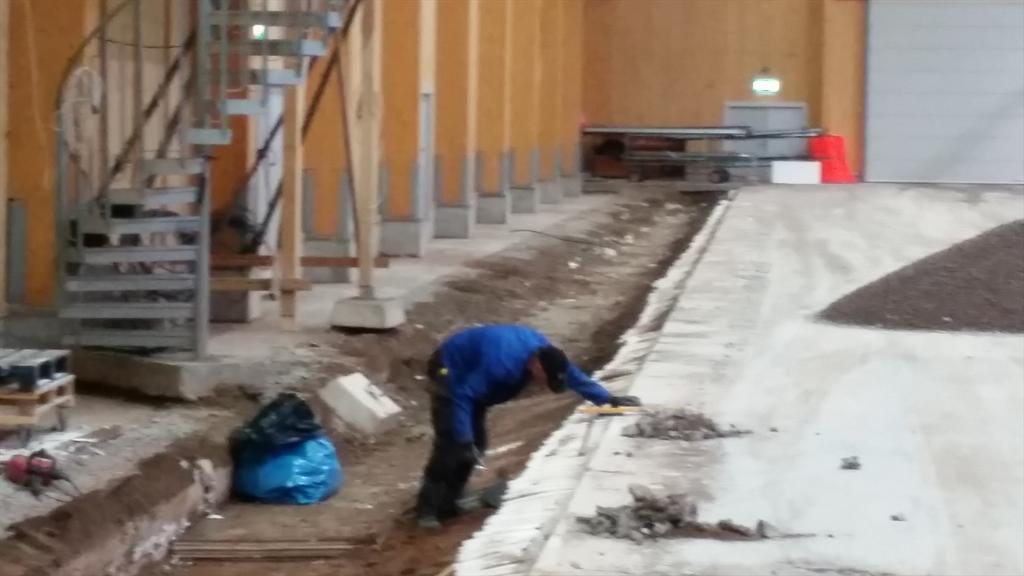 IFKRattvik's tweet photo. Arbetet i arenan. http://t.co/HmVHgHP98V