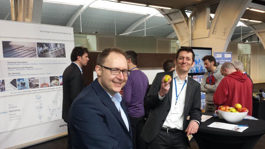 AltenNL's tweet image. Vandaag is @AltenNL aanwezig op @uidseminar met een interessante lezing over #GUIdesign voor sorteertechnologie.