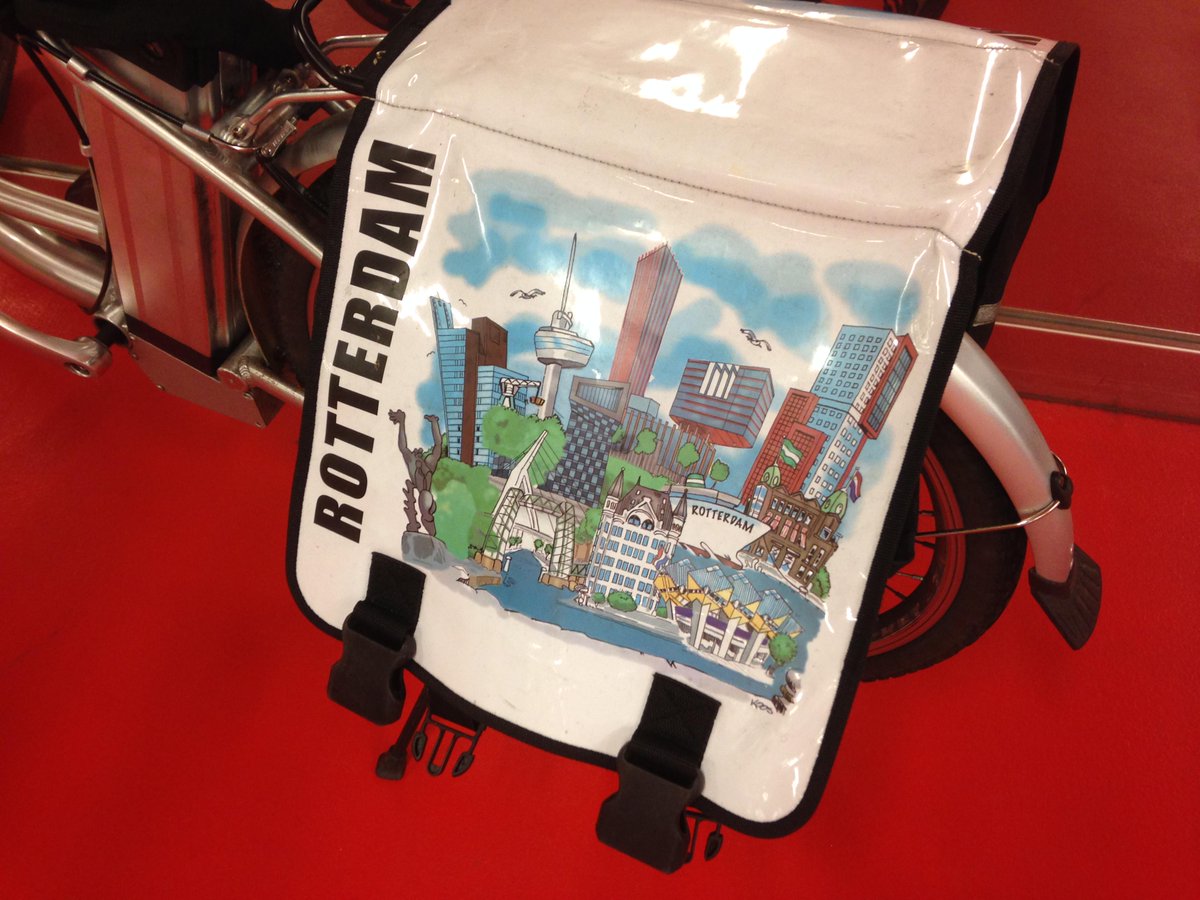 EasyGoing010's tweet image. Gezien: draag de liefde voor #Rotterdam mee achter op je fiets. Verkrijgbaar bij de vvv?