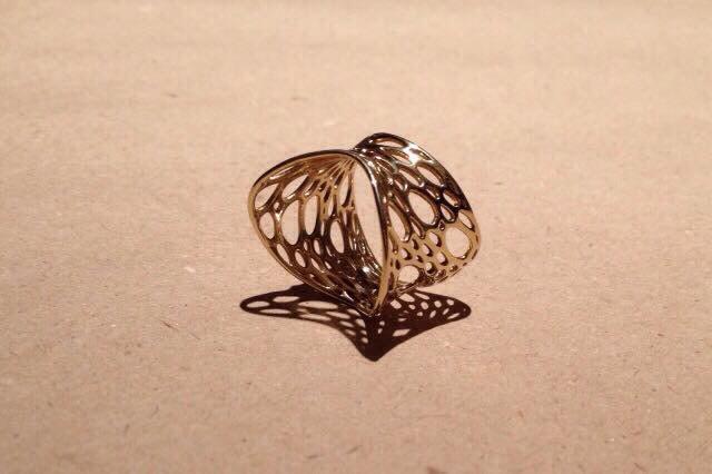 Wiene's tweet image. Happy with result designing ring with tool from @nervous_system and 3D printing with @shapeways.