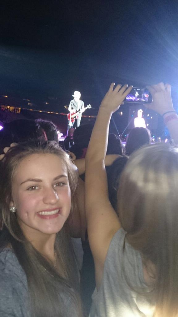 Best night ever!✌️💃 #callitspringsa <a href="/CallitSpring_SA/">Call It Spring SA</a> #OneDirection #OnTheRoadAgain2015 #SelfieWithTheWholeBand😍