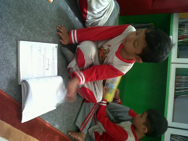 khadariana's tweet photo. ☺muaacchhh anak2 q http://t.co/7eNTaywTdu