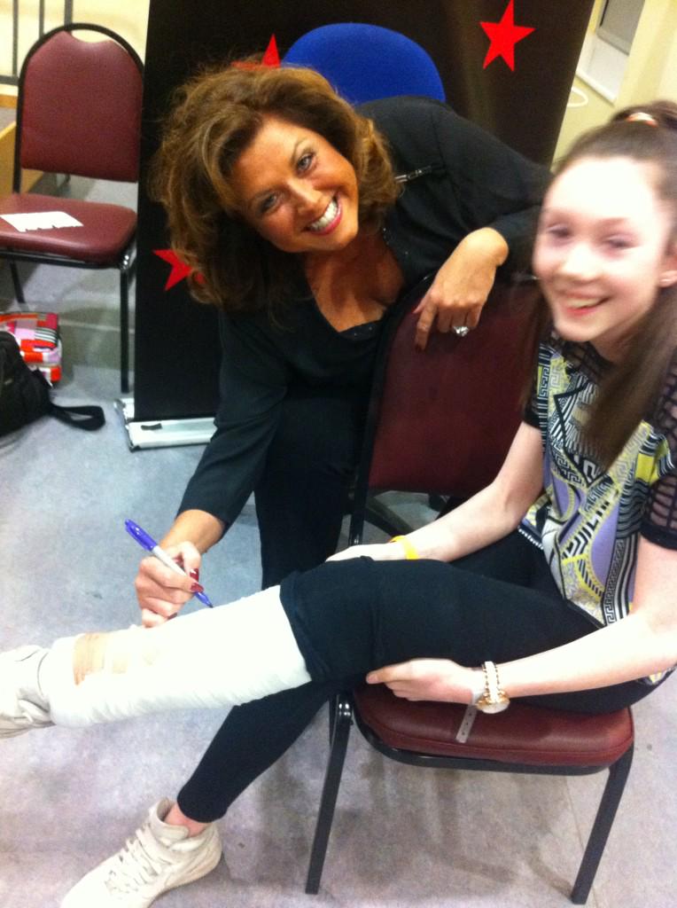 jessmess2000's tweet photo. @Abby_Lee_Miller please follow me!! I always miss your live tweeting💋😱 http://t.co/aJRuASCoY5