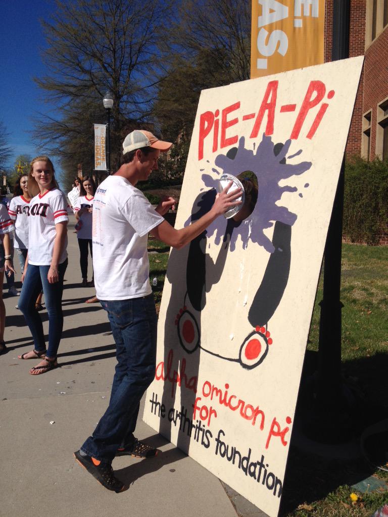 Vote_Connect's tweet image. Will pied a Pi! Stop by and support the Arthritis Foundation! @UTKAOII #VoteConnect