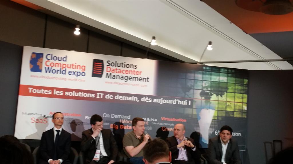 CorinaFuioaga's tweet image. Carlos Goncalves CIO @sg_cib #cloudcomputingworldexpo @SocieteGenerale best #privatecloud award by @VMware.