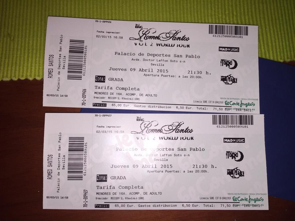 Lydiacevedo's tweet photo. Las entradas q mi gordito @DavidGonzalez_d me ha regalado para el concierto de Romeo Santos! #amorinfinito #felicidad http://t.co/eeD2V4BJtD