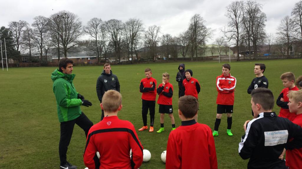 ViaroSchool's tweet photo. RT “@mventuracasas: Aprendiendo otros métodos de entrenamiento en St. Andrews, Escocia. http://t.co/cchOMYA8gw” #GlobalSchool #Excellence