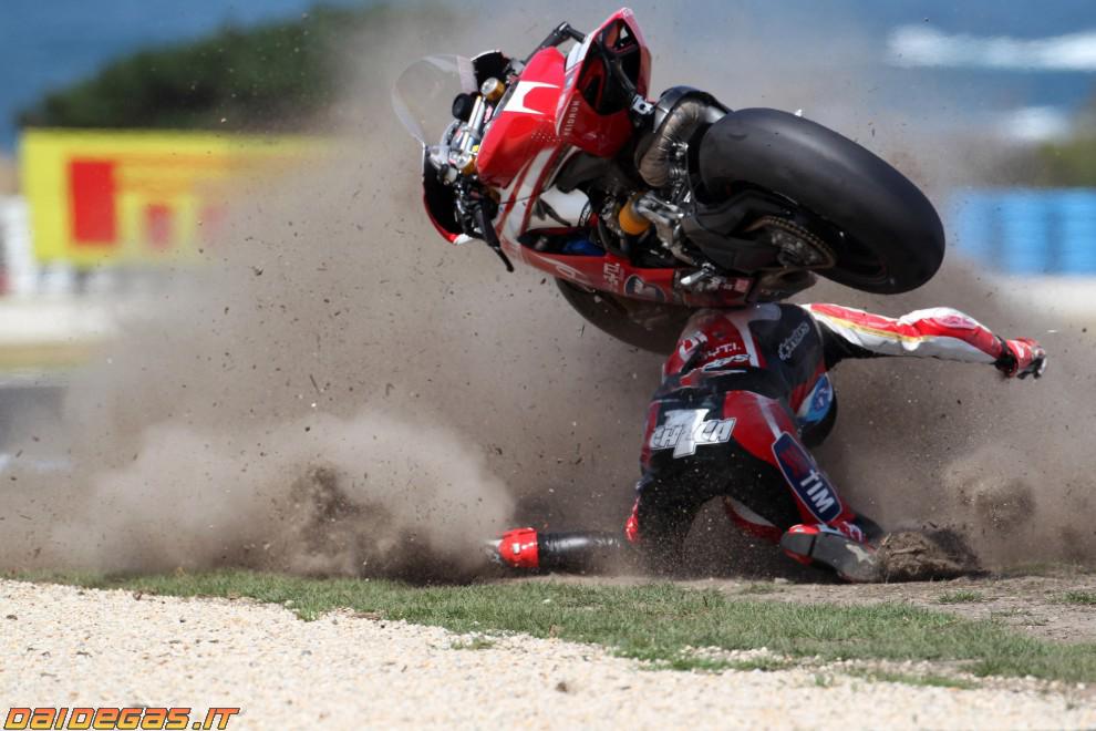 FallenRidermx's tweet photo. En la vida y en El amor, entre mas Alto vueles, la caída sera mas Fuerte....
#FallenRider http://t.co/Dqas3VdTe1