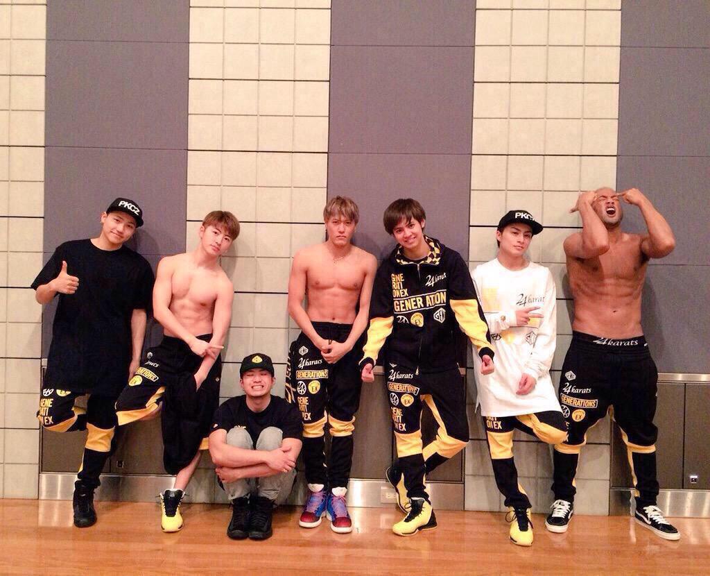ri06azhdr's tweet photo. 隼脱げ！脱ぐんだ、隼！
全裸になれ！！ http://t.co/vt4erxK3Ho