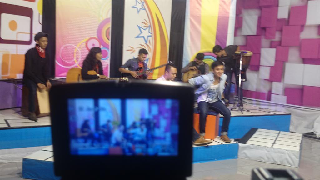 MalkistBand's tweet photo. On TV ni Malkist, Semakin mengudara...Big Thanks for Radar Tasikmalaya TV. http://t.co/EdbqAXxAoi