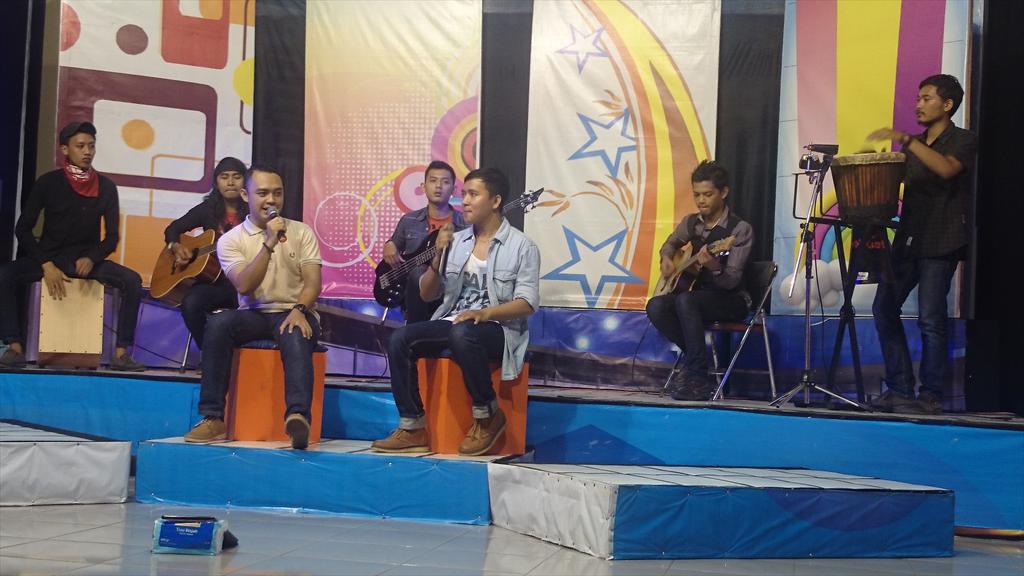 MalkistBand's tweet photo. On TV ni Malkist, Semakin mengudara...Big Thanks for Radar Tasikmalaya TV. http://t.co/EdbqAXxAoi