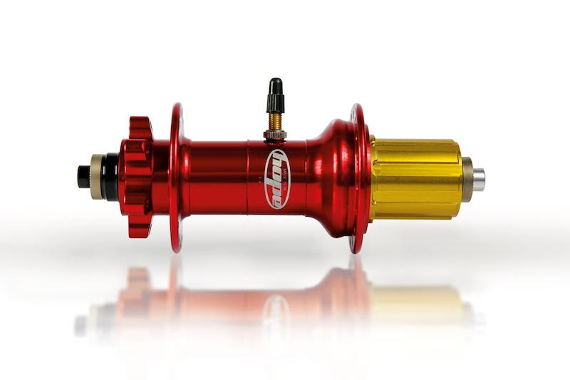 Alexis_Lauzon's tweet photo. "@pinkbike: .@Hopetech release a new hub to fit all current and future width standards: http://t.co/G2UpPrCKfp http://t.co/s6II5KStvG" haha!