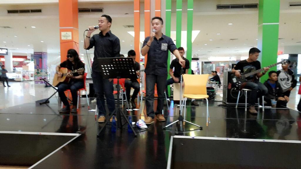 MalkistBand's tweet photo. ngJam lg ni @mayasariplaza.... http://t.co/Ngm0wgyQBH