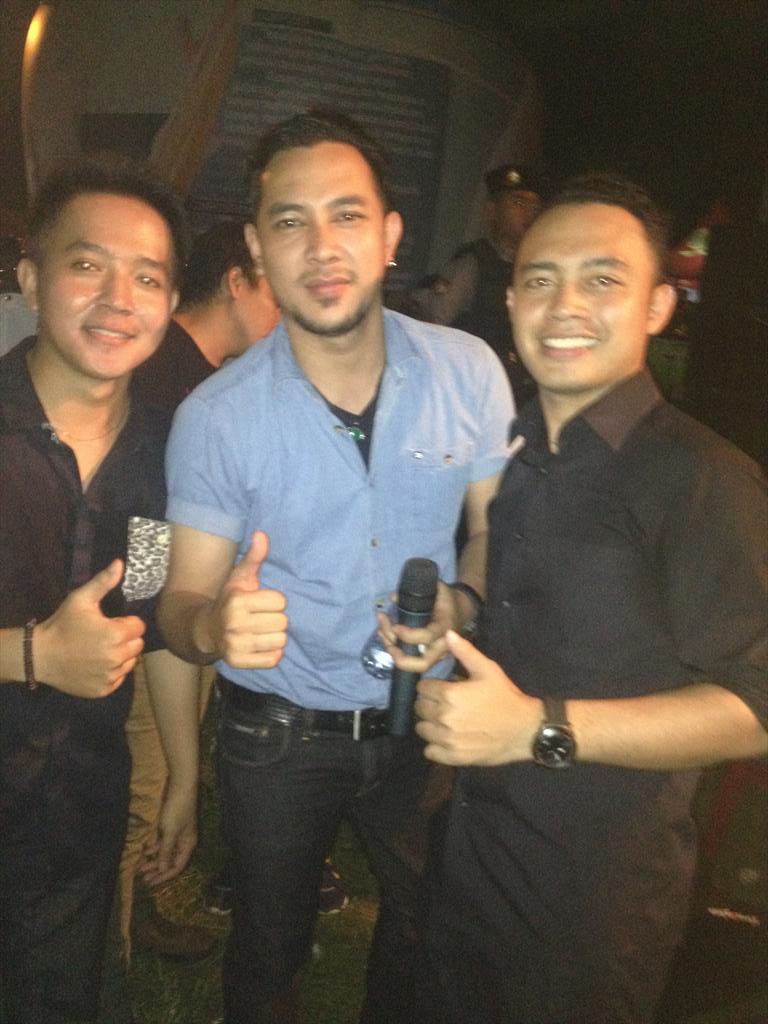 MalkistBand's tweet photo. @Banjarsari 100% C.I.N.T.A Mie Sedap &amp; Teh Javana Feat @Bagindas_ "Salam MANTAP utk Warga Banjarsari" http://t.co/lCiVvRnCqU