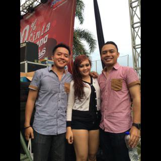 MalkistBand's tweet photo. @Banjarsari 100% C.I.N.T.A Mie Sedap &amp; Teh Javana Feat @Bagindas_ "Salam MANTAP utk Warga Banjarsari" http://t.co/lCiVvRnCqU