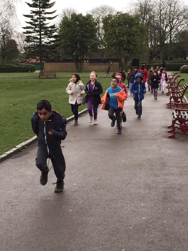 ElmWoodHead's tweet photo. Onesie runsie getting a bit wet in the park! #StandOutForAutism @ottleyoconnor @sport4real @RochdaleNews http://t.co/HxeMfPVUw1