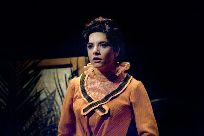 fattiditeatro's tweet photo. Vuoi scoprire il Teatro dell'assurdo? La cantatrice calva #Ionesco stas e domani € 5 http://t.co/aYM2jf8Arm #METaRoma http://t.co/Sr1qtx3DMM