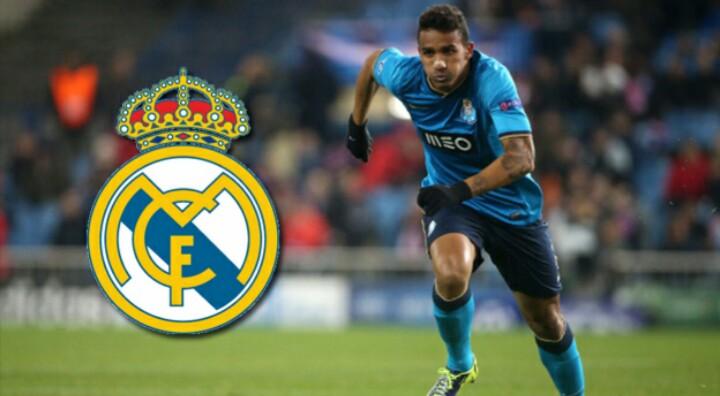 RM_Mundial's tweet photo. ¿Creéis que el fichaje de Danilo es necesario? ¿A quién pondríais de titular?
RT - Carvajal
Fav - Danilo http://t.co/aSFZ7xIFxU