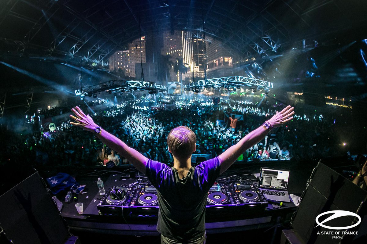 asot's tweet photo. For more #ASOTMIA content you could follow @armadamusic on #Instagram ➠ http://t.co/L4jfAUqRrE http://t.co/fKfDXbYJvL