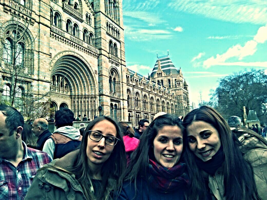 LaraMahillo's tweet photo. Here they are....groovy...Easter with crazy xoxis!!! http://t.co/Pxyz9EA1Sp
