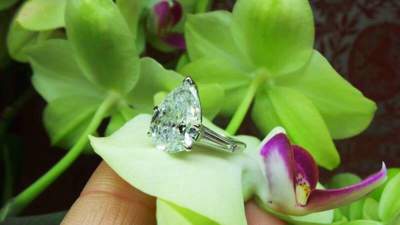 diamonddude's tweet photo. Beautiful pear #diamond #engagementring. #sunglassesplease http://t.co/yrH3NX7SBo