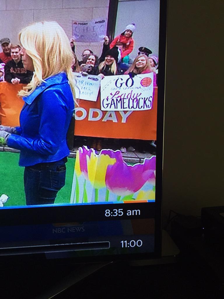 dawnstaley's tweet photo. I SPY Gamecock nation on the @TODAYshow showing @GamecockWBB some love 😁😁😁 http://t.co/auKGVjvtcV