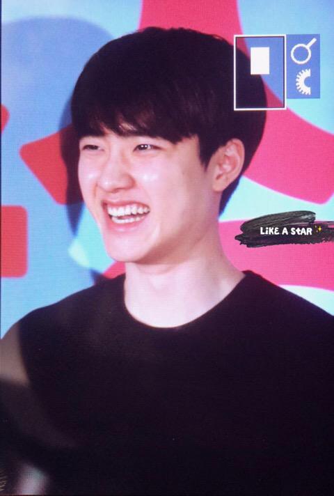 EXOGlobal's tweet photo. [PREVIEW] 150401 Jang Soo Shop VIP Premiere - D.O. Cr: Like A Star http://t.co/G6lp6rJg0c