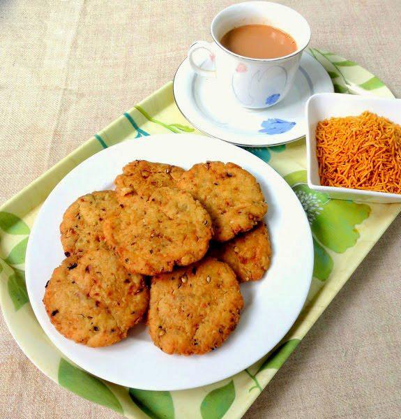circleoffood2's tweet photo. #Punjabi #Masala #Mathri
#Crisp #Indian #Snack #Breakfast #Travel #Food #Awesome #Delicious #DISH  #NorthIndian http://t.co/dYLlG92XCq