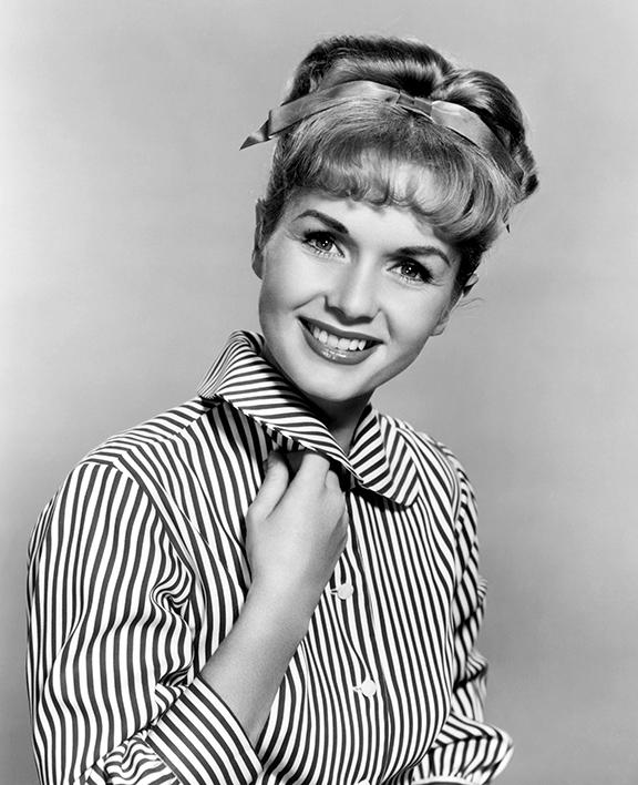 Happy Birthday to actress/singer Debbie Reynolds (1932). 