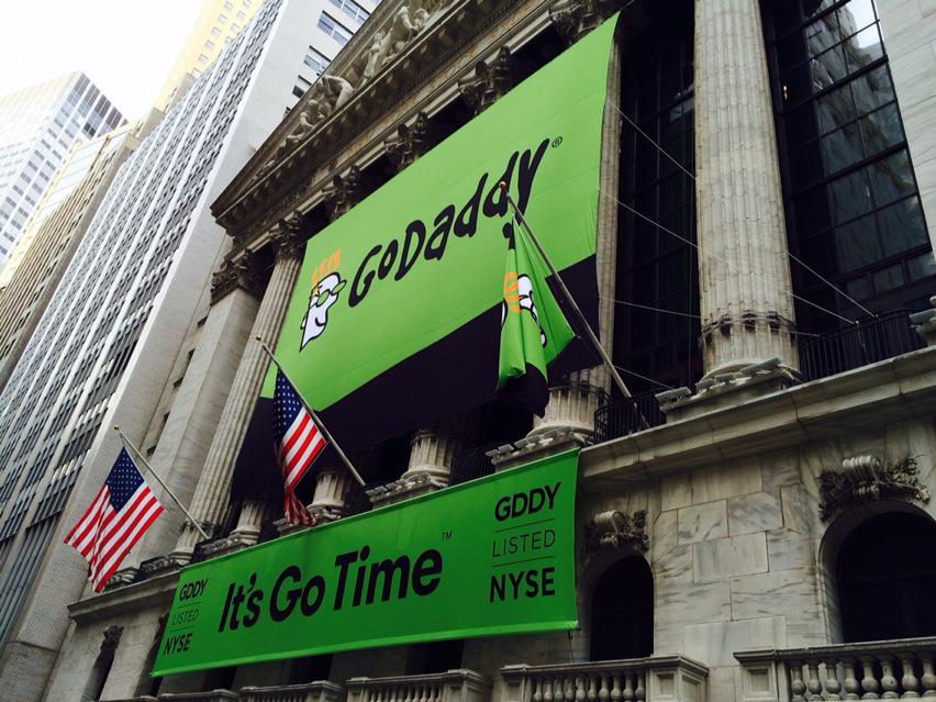 ElOnline's tweet photo. Thanks to all our GREAT @GoDaddy customers!    #ItsGoTime  GoDaddyEmployee http://t.co/xhb1Fsr1OY
