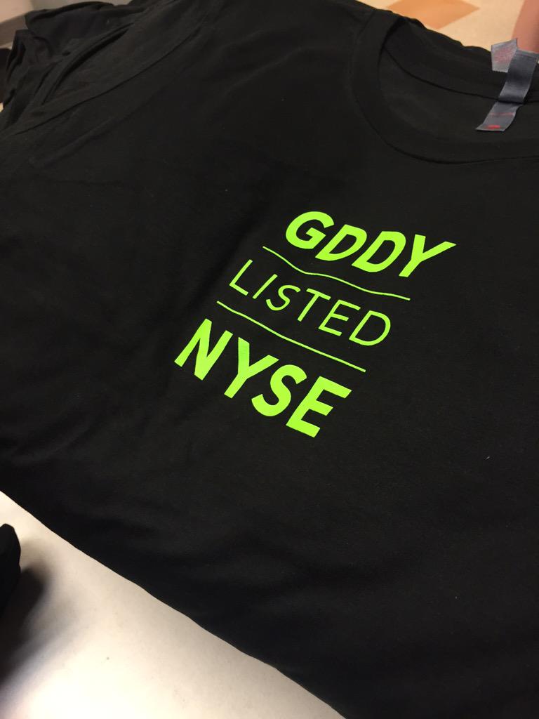 MorganStradling's tweet photo. The @GoDaddy listing party has begun! #gdemployee #GDDY http://t.co/u9cSrrktN8
