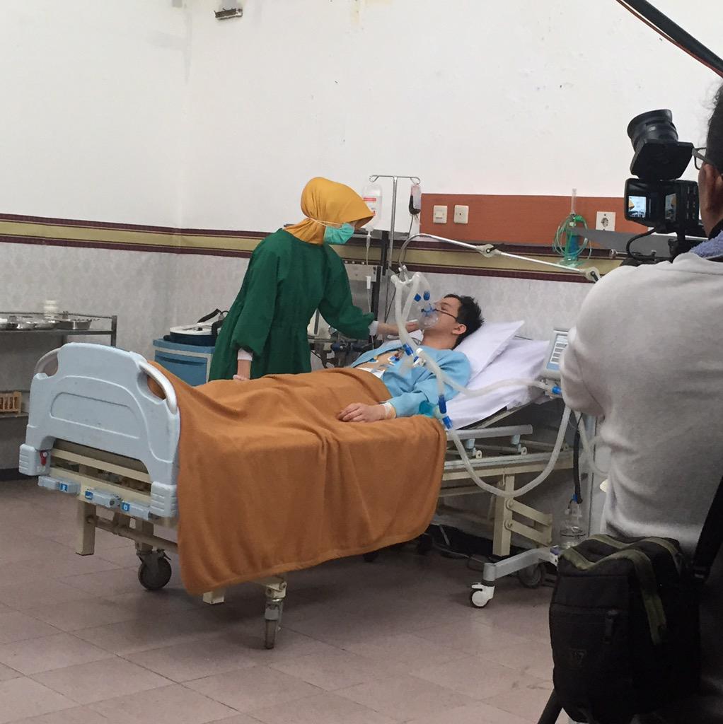 citraciki's tweet photo. Siapa yang ntn @TBNH_TheSeries hari ini?? Gimana tegang gak?? Kasian bang robby @arsyilrahman cc @sinemart_ph http://t.co/UzB6ZOEamu