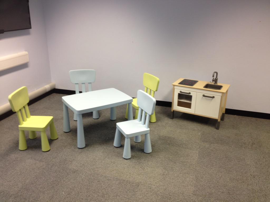 GR4YB0B's tweet photo. Samsung furniture all coming together nicely. http://t.co/OIwgM1qmDu