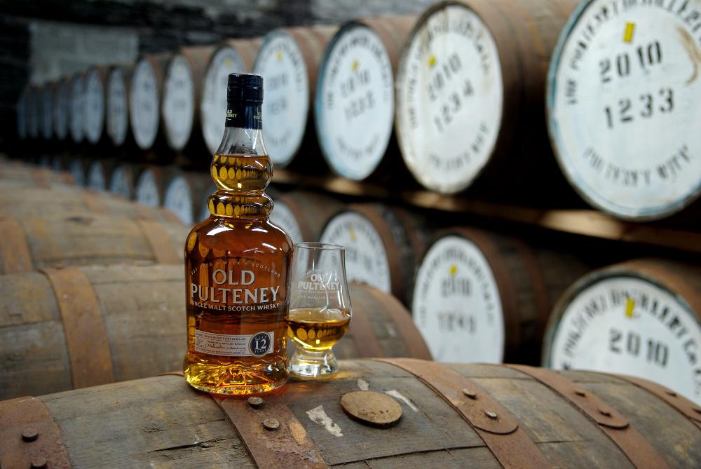 OldPulteneyMalt's tweet photo. Usher #WhiskyWednesday celebrations in with a classic. Old Pulteney 12YO is delicious and reliable. http://t.co/7pE6aSScEQ