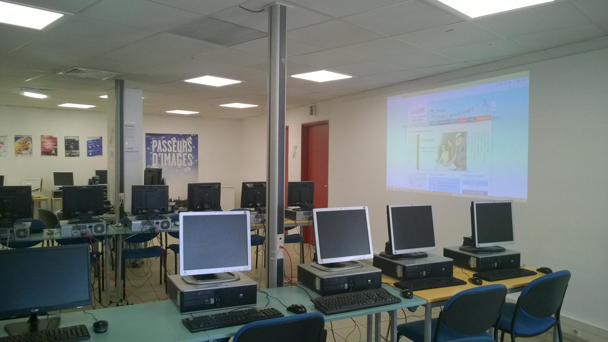 Icademie's tweet image. Karine, une de nos conseillères commerciales, en rencontre avec la @maisonumerique à @aixmaville aujourd'hui !