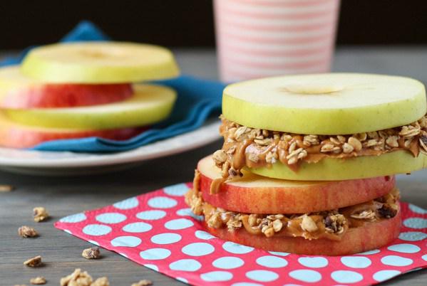 Give these a try! 8 Quick &amp; Easy Healthy Weekday Breakfasts via <a href="/DailyParents/">Daily Parent</a> Parent bit.ly/1DpHOX3