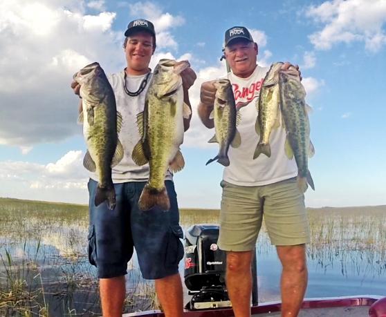 gamblerlures's tweet image. Bret Reid and Hunter Bozeman with a solid set!

#bigbass #5fish #bassfishing ow.ly/i/8Nfmt