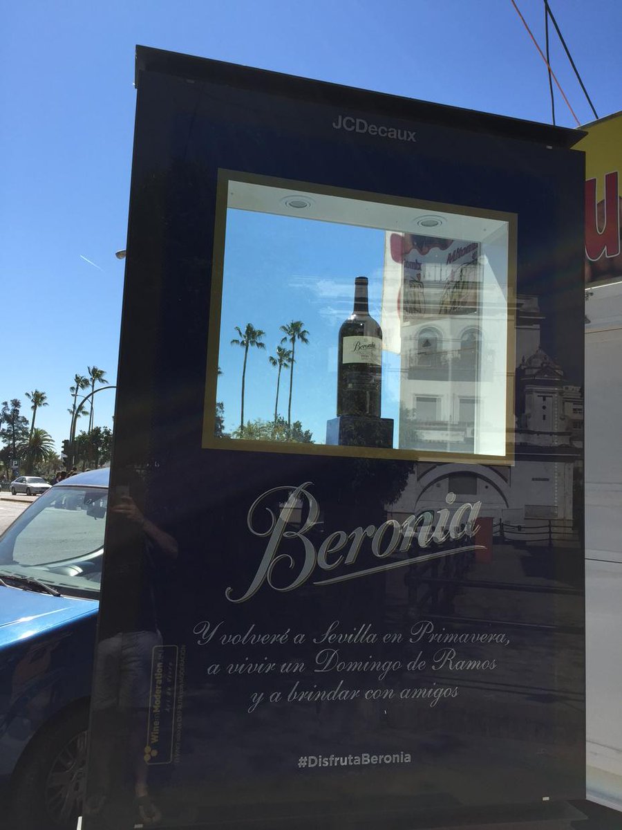 Nick_Bamber's tweet image. @AsdaMediaPtrs great innovation in Seville Spain with 6sheets from jc decaux.