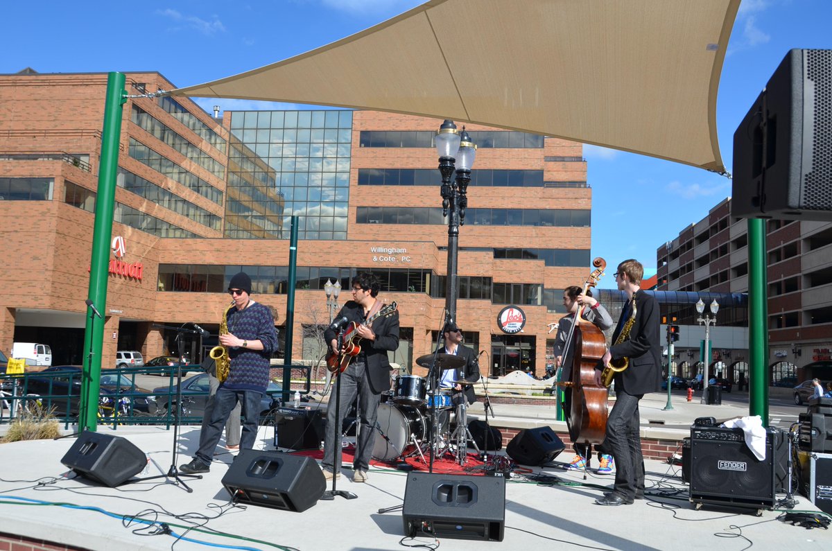 TasteOfEL's tweet photo. Now that the weather is nice we can look forward to hearing live music outside @TasteOfEL on 4-25 @CityofEL http://t.co/aE4fR2CnYE
