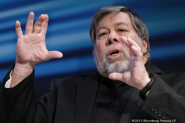 CBJnewsroom's tweet photo. EXCLUSIVE: @CBJODaniel caught up w/#theWoz at #SEVC15 for chat on #CLT, #Apple tech, more: http://t.co/pKRDm4AJsw http://t.co/WUflmwDwHj
