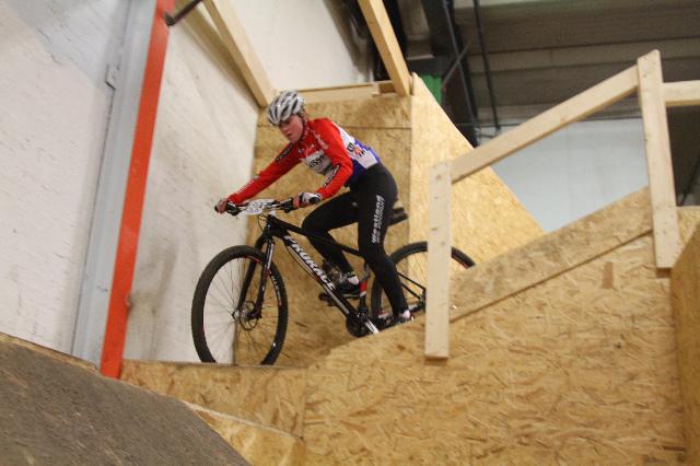 LarissaHartog01's tweet photo. Dit is een keer wat anders. Indoor mtb in flatland met teampie👌💪 http://t.co/y0v5ts2cFQ