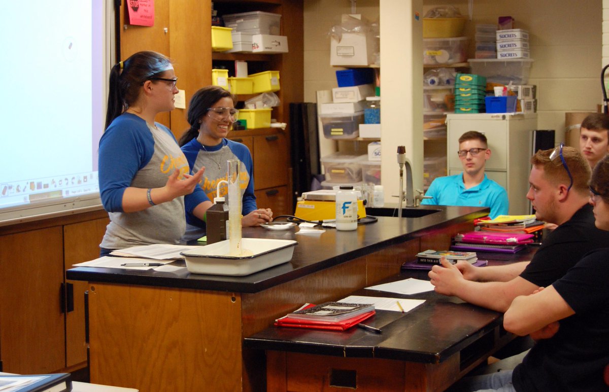 katelovesnews's tweet photo. #IUP chem majors visited #KarnsCity HS this week to encourage students to pursue a career in the sciences. http://t.co/hiY3d3TmGs