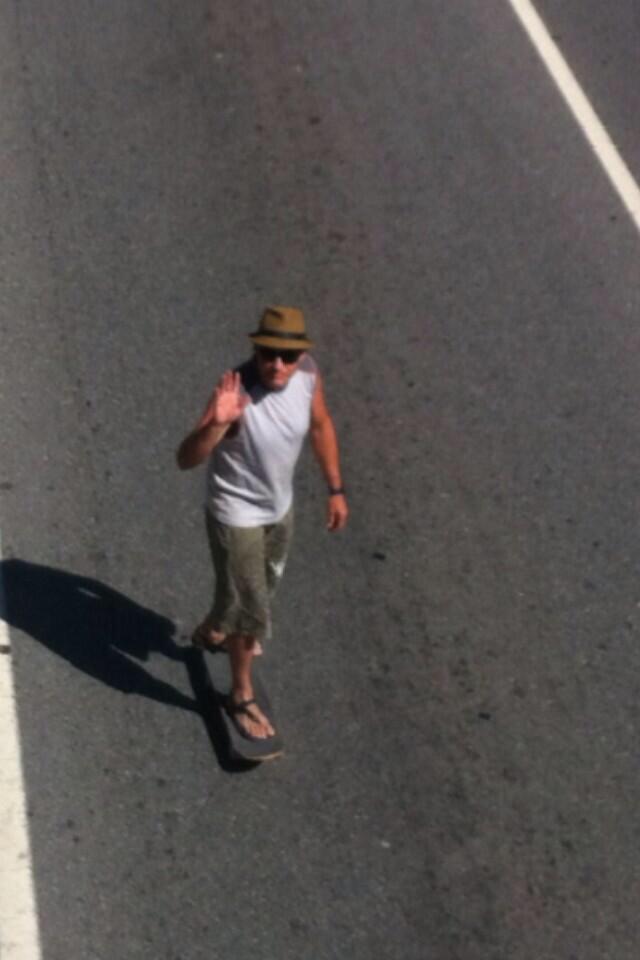LunaSandalsEsp's tweet photo. @5dedos_es @valentisanjuan @GordonSeen @Odeigil Con unas @LUNAsandals tampoco se va mal en skate;) http://t.co/c7wO2Y4rsl