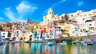 repubblica's tweet photo. L'ironia di BuzzFeed: 39 motivi per non viaggiare in Italia http://t.co/ve7xyWBJmA http://t.co/bLjdUDAWd3