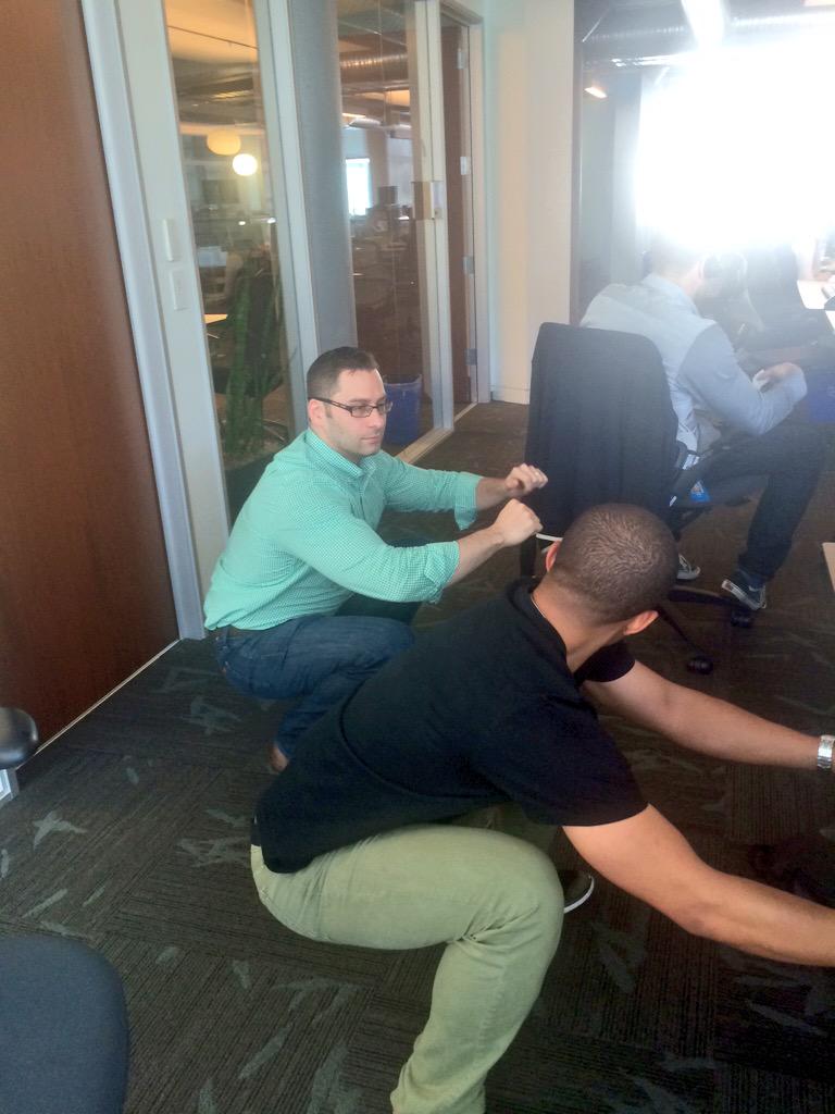 nelanderthal's tweet image. ITS A BEAUTIFUL MORNING TO REMINISCE ON YESTERDAY WHEN I #CRUSHED @NickHam IN SQUATS. #ROOKIE #THIGHS2CALVESBRO