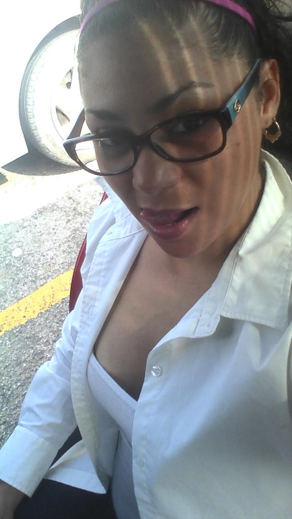 MsLuuchi's tweet photo. Work Flow bitchessss.....π°π²πΈ #MRSGOGETTA #PAPERCHASER http://t.co/9ypfdsTynA