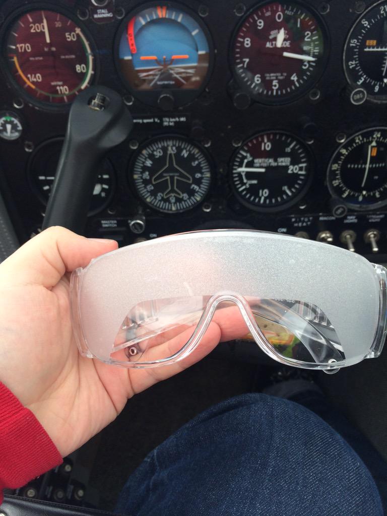 daveyjay1985's tweet image. The fabled foggles. They are designed to screw you up it would seem. 😷 #flyingproblems