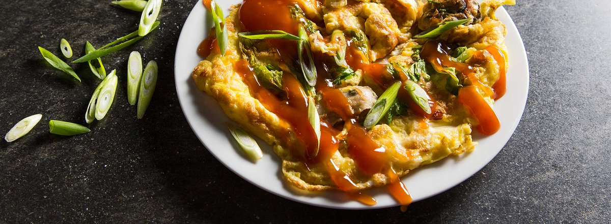Learn how to make an oyster omelet with "The Food of Taiwan" author <a href="/cathyerway/">Cathy Erway 陳凱琳</a> goo.gl/xWfjko